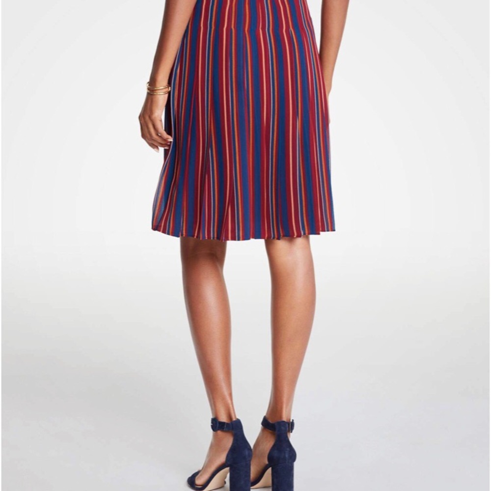 Ann Taylor Vintage Burgundy Stripe Skirt Size 6 - Picture 2 of 8